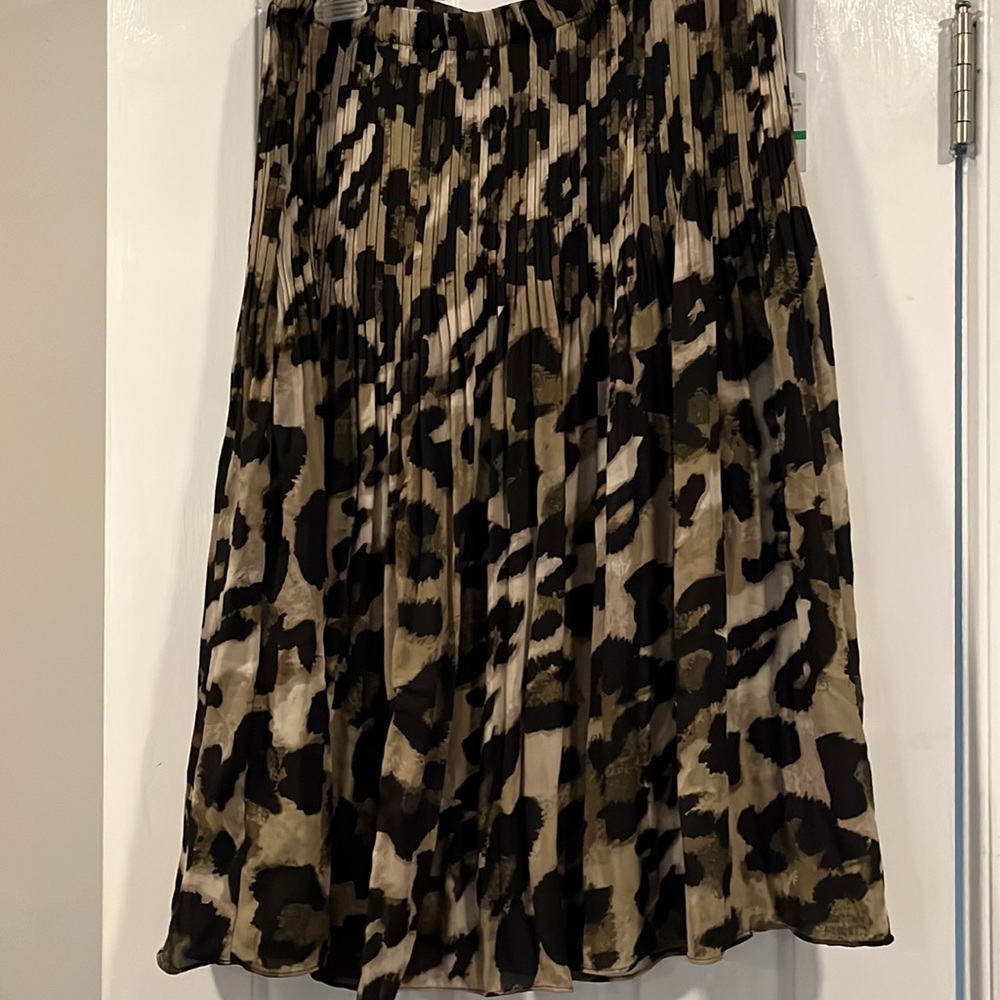 Spense leopard print skirt. NWT